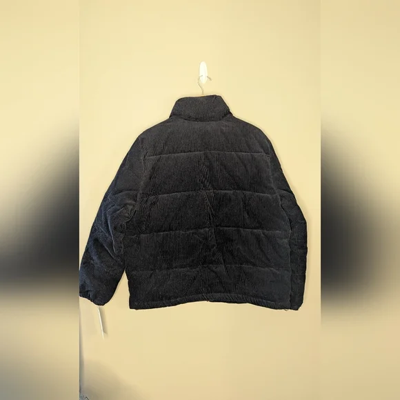 Beautiful Levi's Black corduroy bubble puffer. NWT XL. In perfect condition - Picture 13 of 14